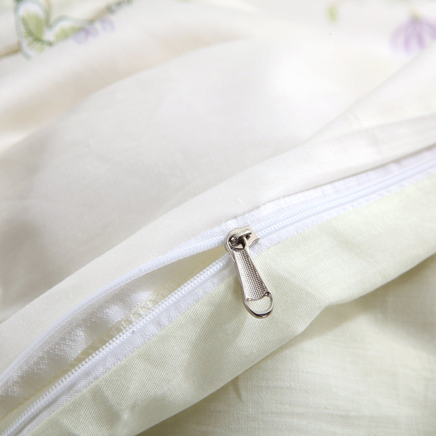 Graceful 3 Piece 100% Cotton Bedding Set: Duvet Cover and Two Pillow Shams