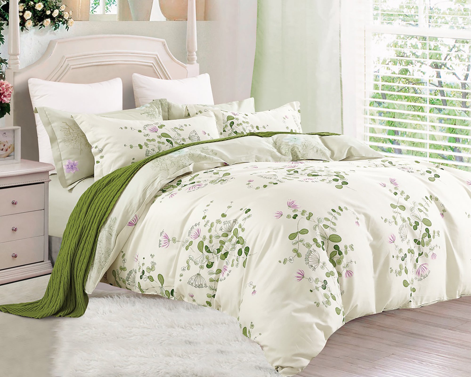 Graceful 3 Piece 100% Cotton Bedding Set: Duvet Cover and Two Pillow Shams